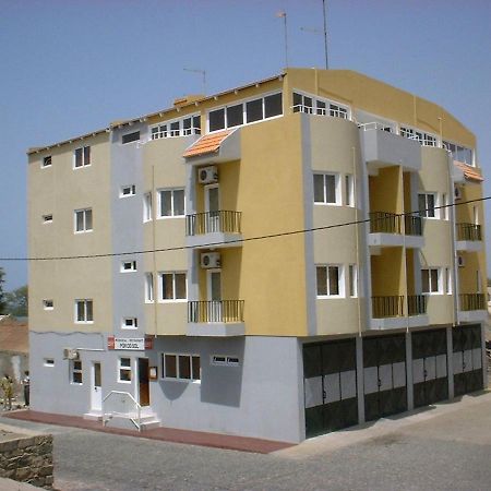 ホテル Residencial Por Do Sol Porto Novo エクステリア 写真