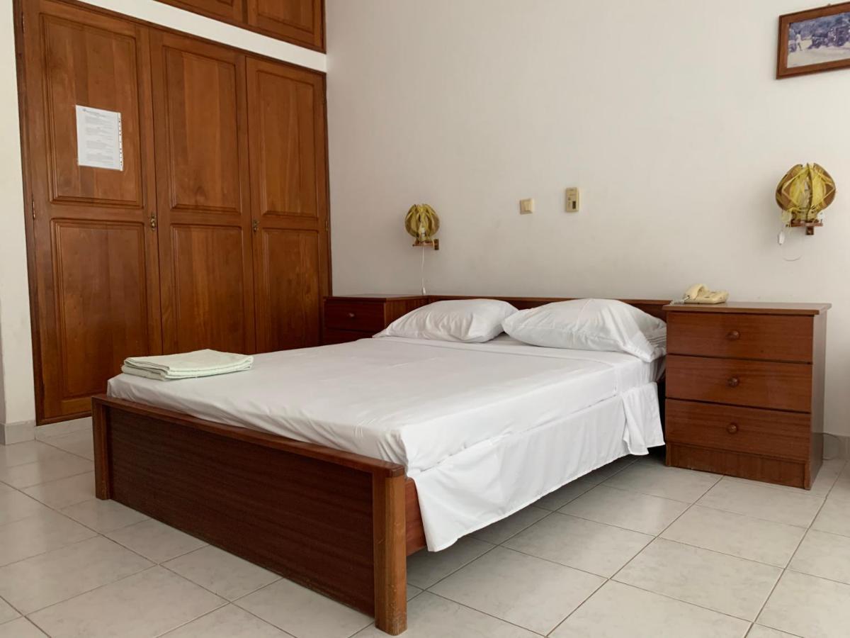 ホテル Residencial Por Do Sol Porto Novo エクステリア 写真