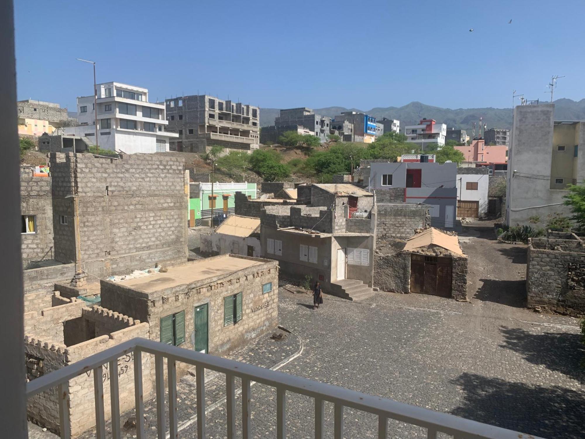 ホテル Residencial Por Do Sol Porto Novo エクステリア 写真
